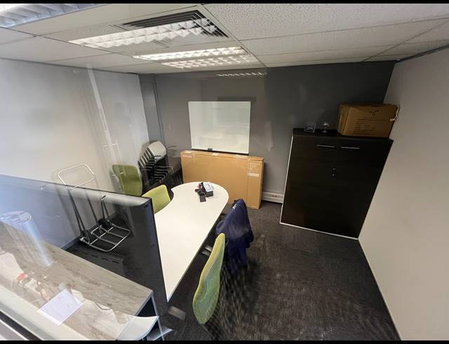 76.20M² OFFICE TO LET IN CLAREMONT